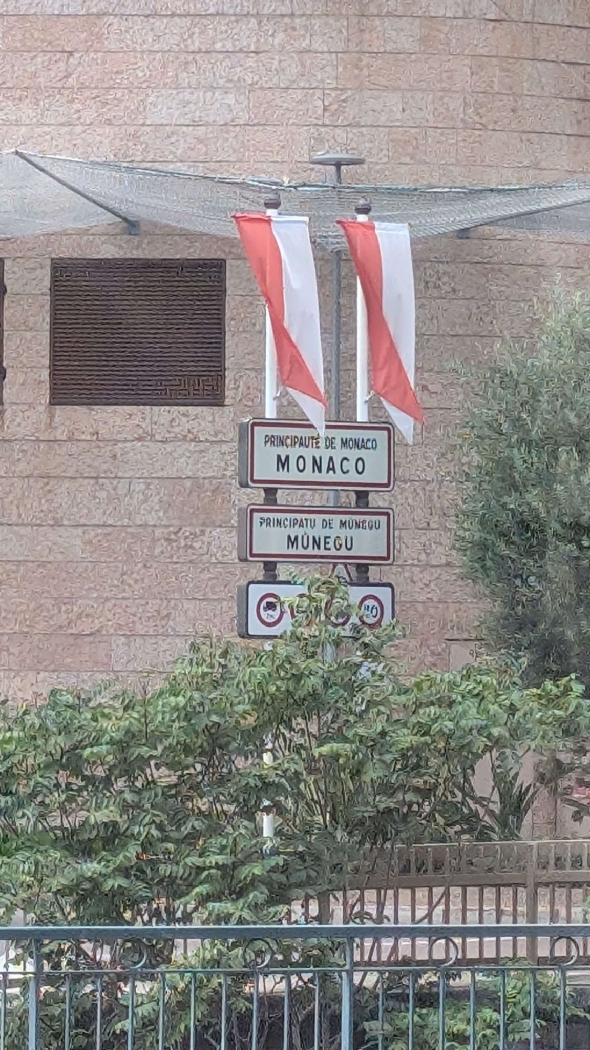 Getting Around Nice: The Complete Transport Guide (2026) - Entering Monaco with bus 600 & 601