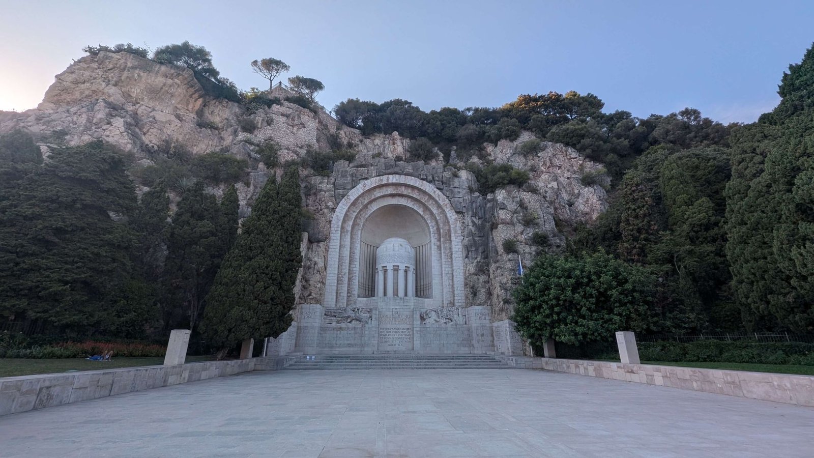 Best Time to Visit Nice, France - Walking around town